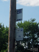Panneau d'arr�t d'autobus CRT Lanaudi�re - MRC de Montcalm taxibus stop sign