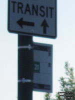 Panneau d'arr�t d'autobus Urbis MRC Les Moulins bus stop sign