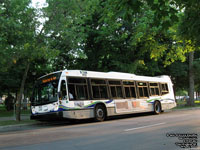 Soci�t� de transport de Trois-Rivieres - STTR 1102 - 2011 Novabus LFS