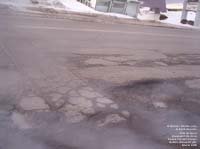 Nids de poule sur le boulevard Ste-Anne, Beauport, Qu�bec,QC